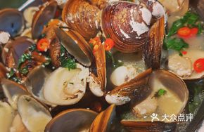 Steamed Large Clams