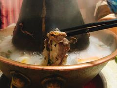 -洞庭洲·防空洞火锅·烧烤·铜锅涮肉(新百广场店)