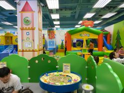 -莫莉幻想儿童乐园(郑州丹尼斯三天地店)