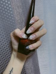 -进巍美甲美睫店