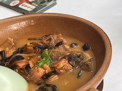 小鸡炖榛蘑-止观小馆·辽河口渔家菜(王府井店)