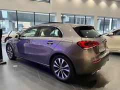 -天津波士信达奔驰4S店(卫津南路店)