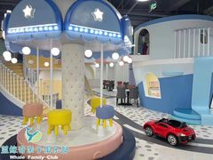 -蓝鲸奇亲子游泳俱乐部