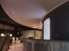 -亚洲国际大酒店·云顶阁旋转自助餐厅