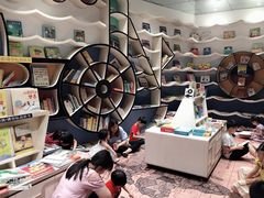 -钟书阁(群光广场店)