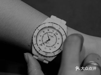 三里屯南区的Chanel J12限时体验空间