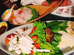 -老牌坊云南鱼豆花火锅(哈西万达店)