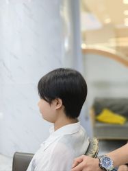 -苏豪路易士·嘉玛发廊