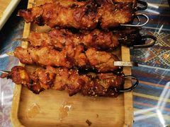 -乡村馕坑肉·烧烤·新疆菜·本地人更爱吃(阿勒泰首店)