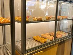 面包甜点陈列柜-喜茶(广州北京路惠福东店)