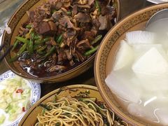 -一品红烧鸭特色川菜(三岔湖店)