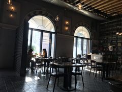 靠窗位-PIZZA BIANCA(民园店)