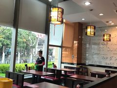 靠窗位-小杨生煎(香港名都店)