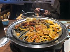 -明洞阿姨·韩式酱蟹烤肉·创意料理(三元桥店)