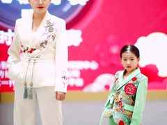 -翎秀服装模特
