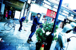 -鬼手纹身小鬼店