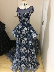 -觅白婚纱礼服馆