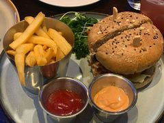 蘑菇味狠浓牛肉汉堡-bluefrog蓝蛙(水游城店)