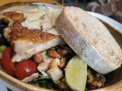 鸡肉牛油果沙拉-The Diner X餐厅(青岛万象城店)