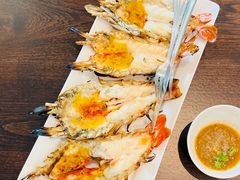 -Chom Cafe and Restaurant