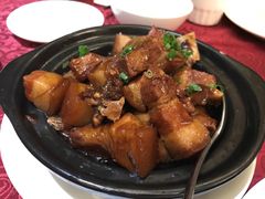 咸鱼腩肉煲-蜈支洲岛珊瑚酒店临海阁中餐厅