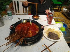 -钢管厂五区小郡肝串串香(蜀都万达店)
