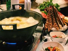 -鲜入围煮花胶鸡海鲜火锅