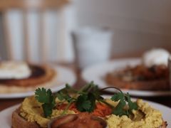 鹰嘴豆泥吐司-Egg•Allday Brunch(襄阳北路店)