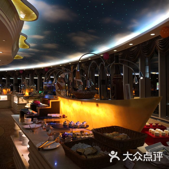 黄金海景大酒店旋转餐厅景观位图片-北京自助餐-大众点评网