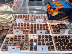 -VENCHI 闻绮(北京国贸商城店)