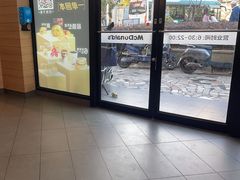 -麦当劳(乳山路店)