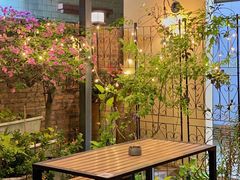-花苑里咖啡(威远店)