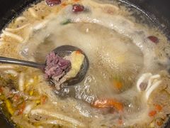 -小志家.鲜牦牛肉牛杂火锅野生菌汤锅