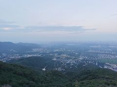 -鬼笑石后山停车场