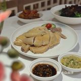 知粵賞味，以盤中風物，氤氳粵饌況味。