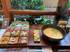 -银米·云南传统过桥米线(双廊黑金冠店)