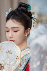 -欣薇婚纱(新源乐汇城店)