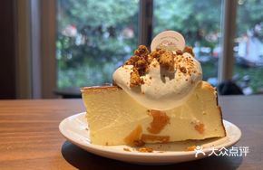 Sweet Potato Caramel Crunch Cheesecake