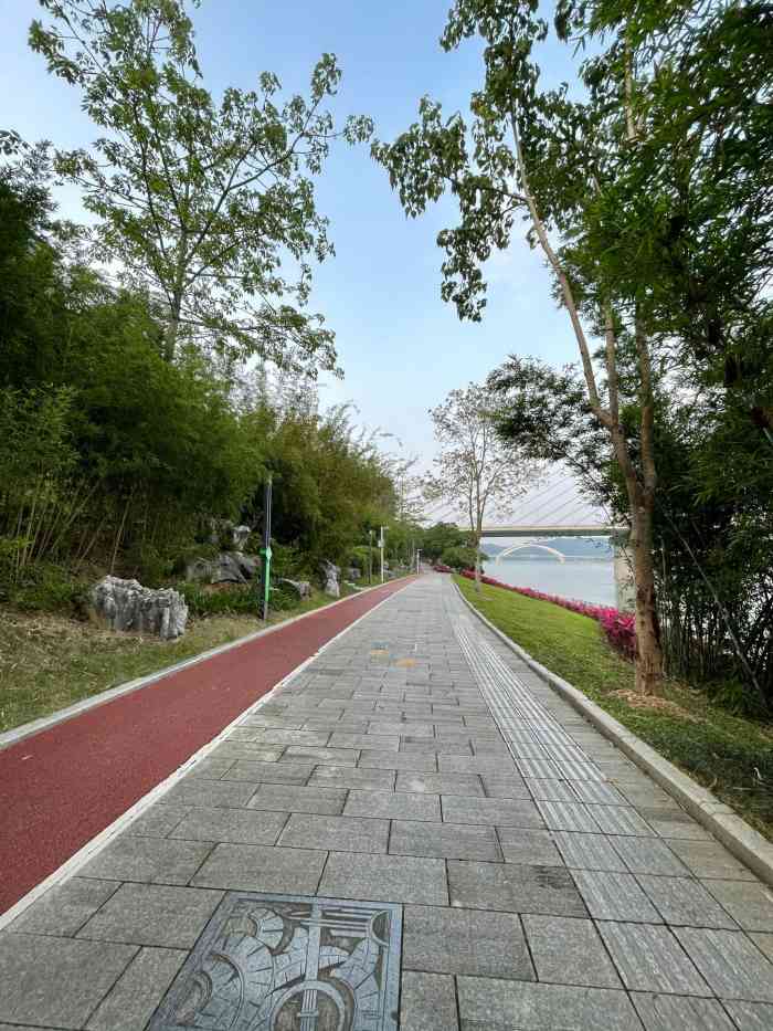 邕江滨水公园-"南宁立秋的夜晚终于没有那么闷热了荔滨大.