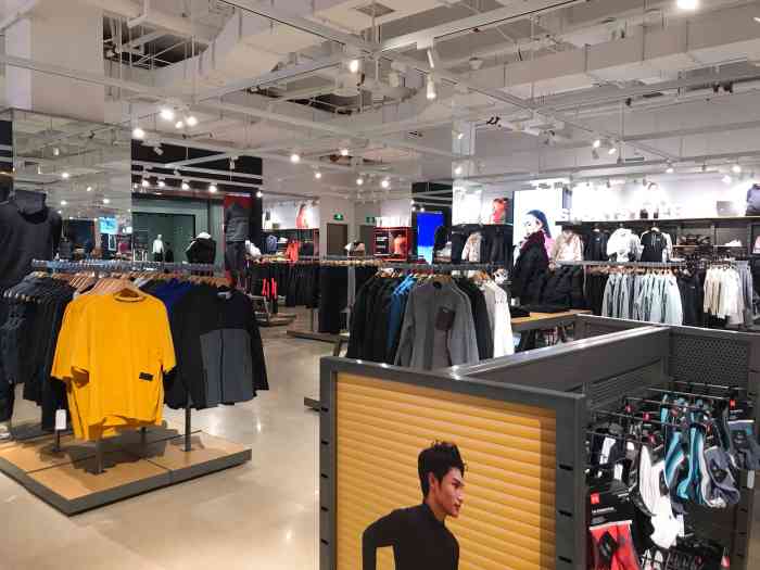 安德玛(荟聚中心店)-"今年的伤心真的还蛮不错的设计款男士的觉得.