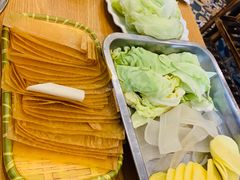 -超越炭火牛蛙火锅鸡(河东店)