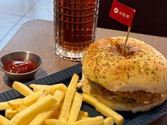 -必胜客(航洋国际店)