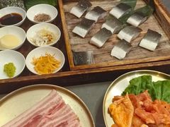 -围炉肉舍•炭烤活鳗•丹东海鲜烤肉(步行街店)