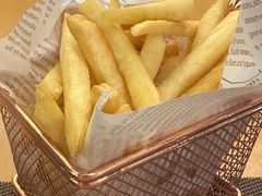 -上海西藏大厦万怡酒店Momo Cafe(徐汇店)