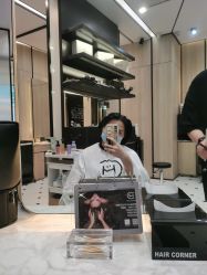 -HAIR CORNER