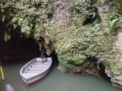 -怀托摩萤火虫洞