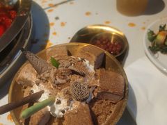 -茅草房·河畔园林火锅