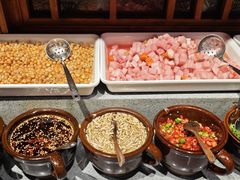 -宽板凳老灶火锅(台湾街店)