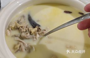 Medium-sized Pig's Stomach Chicken Soup