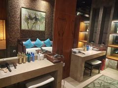 -浅深休闲酒店-停车场
